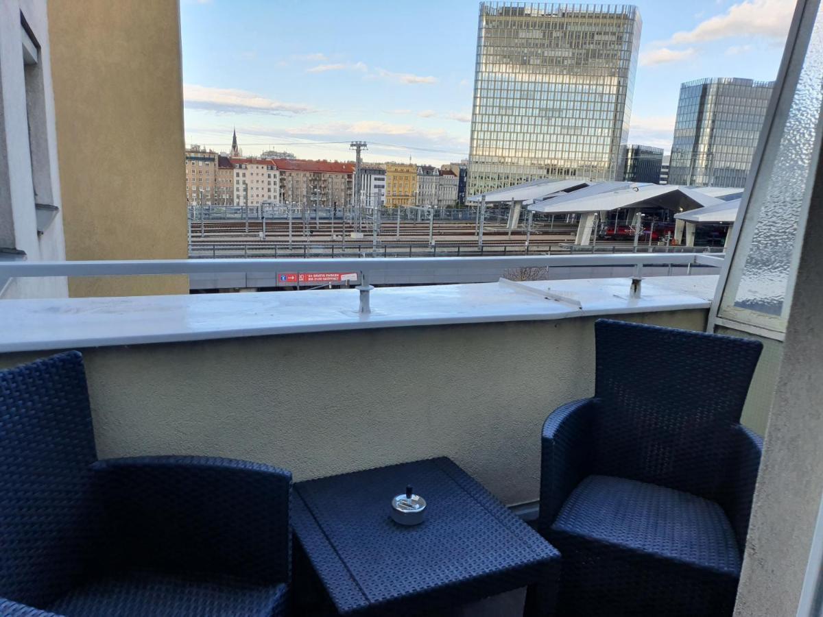 Smarte Dachgeschosswohnung Mit 2 Terrassen Direkt Am Hauptbahnhof Viyana Dış mekan fotoğraf
